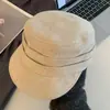 Nuevo sombrero de pescador para mujer para otoño e invierno, diseño de nicho, apto para cabezas grandes, hace que la cara parezca más pequeña, estilo ecuestre, moda japonesa, sombrero octagonal versátil