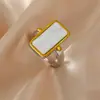Anel Ecológico Transfronteiriço Novo Estilo Nicho Design Único Luxo Leve Sensação de Alto Padrão Geométrico Moda Retrô Concha Sintética Dedo Anelar