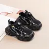 Zapatillas para niños otoño 2024 nuevo estilo zapatos de malla para niños zapatos de malla transpirables para niñas zapatos de papá suela blanda zapatillas para correr modernos