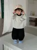 Ropa para Niños Estilo Coreano Conjunto de Otoño Ropa de Otoño para Bebés 2026 Ropa Infantil Conjunto Casual de Camiseta a Rayas para Niños Pantalones