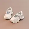 Tênis Feminino 2025 Primavera/Verão Novos Tênis Respiráveis Antiderrapantes Para Crianças de Tamanho Médio e Grande Moda Versátil Calçados Casuais