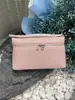 Bolso de Mano para Mujer Lp27 19 Bolsa para Lonchera Cuero Genuino Patrón de Lichi Mismo Estilo que Gigi Hombro Único Cruzado Bolsa de Maquillaje Hebilla Plateada de Moda