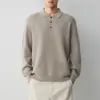 Suéter de Lana con Textura en Relieve para Hombre Mo Mai Ke Alta Inteligencia para Viajes al Trabajo Otoño 2026 Nuevo Estilo Suéter con Cuello Polo para Hombre 22329.