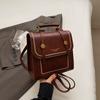 Bolsa de design de nicho de comércio exterior feminina 2024 nova mochila multifuncional retrô de ombro crossbody pequena mochila