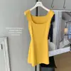Falda color amarillo jengibre estilo deseo puro temperamento ajustada y adelgazante dulce y picante americana cintura ceñida
