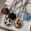 Fiebre Hecho a Mano Amor Colgante Collar Mujer Otoño e Invierno Tejido Cuerda Negra Accesorios Decorativos Cadena Larga de Lana