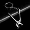 Adecuado para Herramientas de Simulación Llavero Metal Creativo Llave Inglesa Destornillador Martillo Llavero Coche Pequeño Regalo Colgante