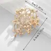 Broche de Galho com Folha e Gota d'Água de Pérola Dourada Estilo Europeu e Americano Broche de Casaco Acessório de Retrato Vintage Broche Feminino