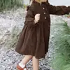 Vestido de pana para niña estilo coreano hecho a medida con cuello de encaje y mangas largas para otoño e invierno, grueso y moderno