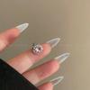 Clavo de Oreja Brillante de Zirconia con Diamantes Completos 2024 Nueva Moda Combinación Perfecta Tornillo Coclear Fondo Plano Nicho Clavo de Oreja de Lujo Ligero