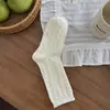 Calcetines blancos de inspiración ballet estilo Miu para mujer, hechos de algodón puro, adecuados para primavera y otoño, modernos y versátiles, con un diseño lindo y dulce, perfectos para niñas jóvenes