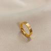 Método antiguo herencia anillo esmerilado hombres y mujeres clásico anillo liso anillo de comida acero de titanio chapado en oro de 18 quilates sensación de alta calidad no se decolora