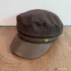 Gorra plana de estilo retro británico con rayas verticales, gorra octagonal unisex, versátil y elegante, con visera de piel sintética y diseño de patchwork