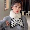 Lenço de bebê de inverno novo bolinhas Internet lenço de celebridade quente gravata borboleta menina imitação pele de coelho all-match perícia cruz circunferência