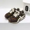 2026 Zapatos Deportivos Infantiles de Algodón Doble con Estampado de Leopardo Estilo Nuevo Versión Coreana para Niños Ligeros Zapatillas Alemanas para Niños Zapatos Forrest Gump 6770