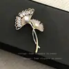 Broche Exquisito de Lujo Ligero de Alta Gama para Abrigo, Corsage Atmosférico de Lujo para Mujer, Pin para Traje, Accesorios Simples, Regalo de Cumpleaños