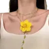Colar de Pérolas com Rosa de Início de Primavera, Design de Nicho Doce e de Alta Qualidade, Corrente para Clavícula, Acessório Suave e Delicado, Versátil