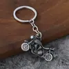 Nuevo colgante de motocicleta hip-hop estilo callejero, colgante de llavero personalizado, accesorio para hombres modernos