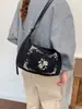 Nuevo bolso de axila bordado estilo chino para mujer, colección otoño/invierno 2026, bolso de hombro/bolso cruzado retro de gamuza con forma de media luna