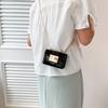 Minibolso de charol para mujer con patrón de cocodrilo, brillante, con cierre, pequeño bolso cuadrado, primavera y verano 2023, bolso bandolera de cadena con corazón para niña