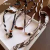 Collar Colgante de Acrílico con Patrón Estilo Retro Chanel, Cadena Clavicular de Lujo Ligero de Alta Gama, Accesorio de Cuello Exquisito Personalizado al por Mayor