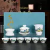 Nuevo juego de té de porcelana blanca, una opción lujosa y de alta gama, con una taza con tapa y tazas de té, perfecto para uso doméstico, y viene en una caja de regalo sencilla.