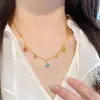 Popular Collar Pulsera de Borla Flor de Cuatro Hojas Arcoíris de Xiaohongshu, Nuevo Estilo de Verano, Exquisita y de Lujo Ligero Cadena para Clavícula Chapada en Cobre para Mujeres