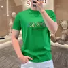 Camiseta para hombre, de manga corta, estilo europeo, corte slim, a la moda, colección de verano 2025, con múltiples elementos de diseño, cuello redondo, tela de alta calidad y un toque de lujo