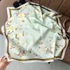 Bufanda Cuadrada de Mujer Estilo Nuevo 70 con Elegante Estampado Floral, Bufanda de Seda Chifón Satén, Bufanda Decorativa Artística de Alta Gama