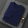 Nuevo Suéter Grueso de Lana Pura con Cuello en V Holgado para Hombre Otoño/Invierno 2024 Camisa Base de Punto Sólido Color Casual de Negocios