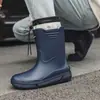 Botas de lluvia de moda transfronterizas para hombre, para exteriores, combinan con todo, impermeables, zapatos de pesca, antideslizantes, zapatos de goma para cocina, suela gruesa, resistentes al desgaste, botas de lluvia para hombre