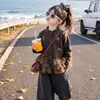 Suéter cárdigan de punto con lazo para niñas, nuevo otoño 2026, ropa exterior para niños, chaqueta de moda para niños