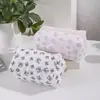 Bolsa de Maquillaje Acolchada con Lazo, Estilo Fresco y Sencillo, Estampado de Rosas, Neceser Portátil de Gran Capacidad para Productos de Cuidado de la Piel