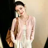 Cardigan Tricô de Lã com Fivela Pequena Dourada em Formato de Coração Retrô Japonês e Coreano para Mulheres - Peça de Roupa Externa da Moda Outono e Inverno - Top Casual para Camadas