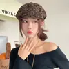 Boina Nueva de Ante con Estampado de Leopardo para Mujer, Moda Primavera y Verano, Versátil, Hace que la Cara Parezca Más Pequeña, Gorra Delantera para Cabeza Grande
