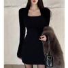 Vestido Preto Puro Lustre Justo ao Corpo, Roupa de Outono/Inverno com Saia Curta, Conjunto de Malha Justo e Sexy