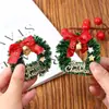 Feliz Navidad mini corona de Adviento de cinco puntas con cascabeles, lazo y anillo de vid escena en miniatura