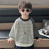 Sudadera de rayas para niño para primavera y otoño, jersey patchwork estilo coreano para niños, nuevo modelo 2026, top de manga raglán para niño pequeño