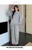 Ropa de Maternidad 2025 Otoño e Invierno Nuevo Algodón Empalmado Rayado Holgado Sudadera + Botón de Nariz de Cerdo Pantalones de Pierna Ancha Aspecto Adelgazante Traje