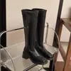 Otoño 2026 Nueva Calle Chica Genial Guapo Versátil Botas Altas de Caballero Punta Cuadrada Tacón Grueso Botas Largas Hasta la Rodilla