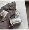 Bolso Pequeño de Cuero Aceitado y Encerado de Moda de Verano para Mujer 2025 Nuevo Bolso de Mano de Moda Bolso Almohada Bolso Cruzado Simple con Cadena