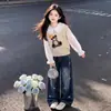 Conjunto de Tres Piezas en Capas Casual de Primavera y Otoño para Niños Medianos y Grandes Estilo Escolar Jeans Camisa con Cuello de Muñeca Chaleco Lindo para Niñas