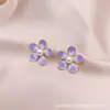 Ins Pendientes de flor transfronterizos europeos y americanos pendientes de perla simples retro aleación de oro pendiente para mujer venta al por mayor