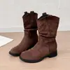 Couro macio~Botas curtas plissadas estilo western para mulheres, estilo vintage outono e inverno 2026, botas da moda de meia-panturrilha que aumentam a altura para mulheres baixinhas