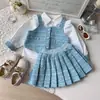Conjunto de Niña Primavera y Otoño Nuevo Estilo Coreano Camisa de Manga Larga, Chaleco, Falda Plisada, Elegante Conjunto de Tres Piezas, Estilo de Comercio Exterior de Moda