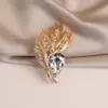 Broche de Mariposa de Metal, Gama Alta, Accesorios de Nicho de Lujo Accesible, Ramillete Retro de Moda, Pines para Ropa, Joyería Antiexposición