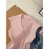 Camiseta de punto única y chic estilo coreano con solapa para mujer, nuevo top sin mangas ajustado con cuello en V para el verano 2026 para mujer