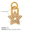 Pingente em Forma de Cadeado Cravejado com Diamantes Multifacetados Versátil Estilo Europeu e Americano Luxo Leve Aço Inoxidável Banhado a Ouro 18K Acessórios para Joias DIY