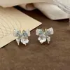 Brincos de Cristal Azul Gradiente Borboleta para Mulheres 2025 Tendência Primavera e Verão Nicho Alto Padrão Versátil Exquisite Joia de Orelha