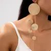 Brincos de Franja Redondos Estilo Metal Europeu e Americano Transfronteiriços, Brincos de Luxo Leve de Alta Qualidade para Mulheres, Design Único